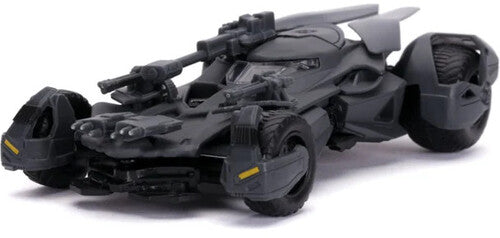 Jada Toys 1:32 Justice League Batmobile & Batman Figure β Die-Cast Collectible